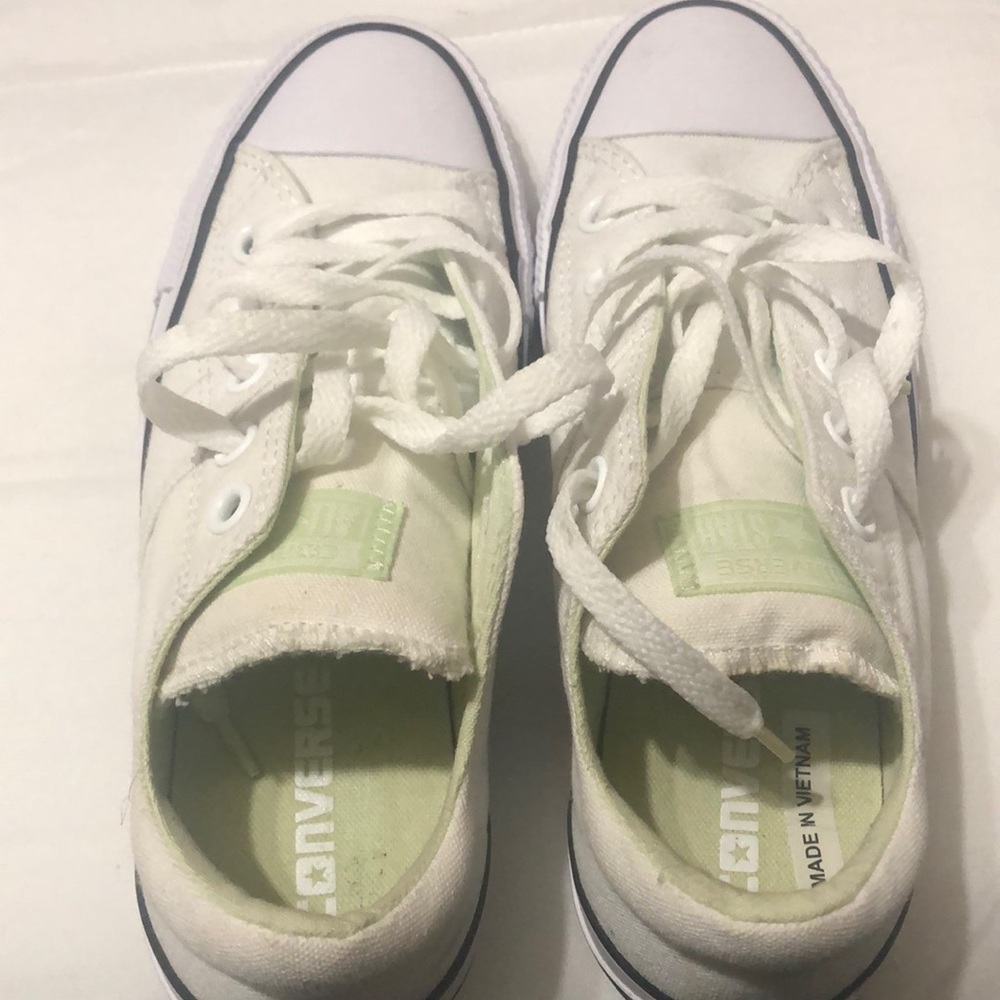 Converse Tennis Shoes